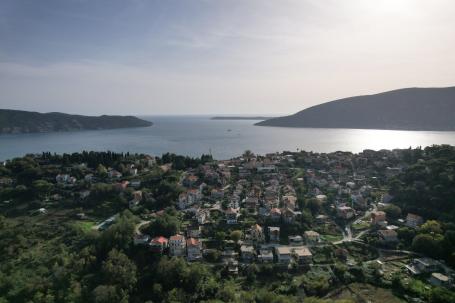 Prodaja zemljista 1477m2 u Herceg Novom, Podi