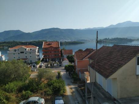 Kuca na 100 metara od mora, Djurasevici-Tivat