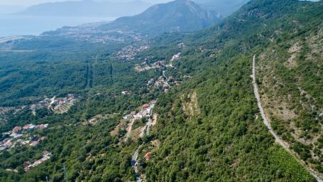 Prodaja građevinskog zemljišta 13.320 m² u Kavaču, opština Kotor