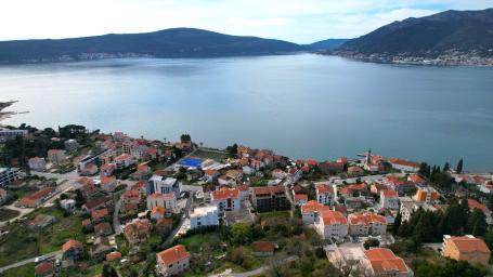 Urbanizovan plac 255m2 sa panoramskim pogledom na more i grad, Donja Lastva, Tivat