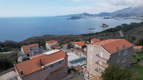 Sveti Stefan, Budva-Luksuzna kuća sa bazenom i pogledom na more