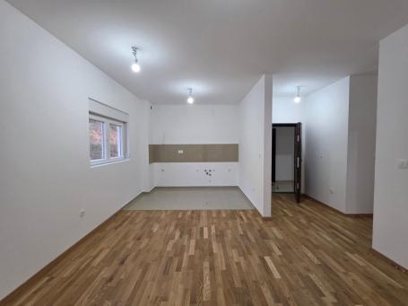 Prodaja Jednosobnog stana 46m² u Novoj Zgradi u Bečićima – Bez 3% Poreza!