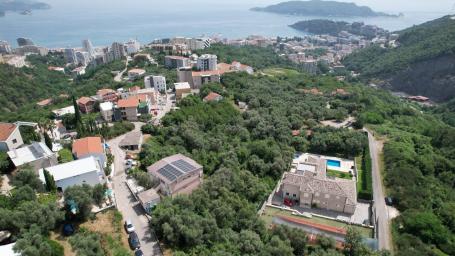 Plac 1597m2 sa Pogledom na More i Grad Bečići-Ivanovici