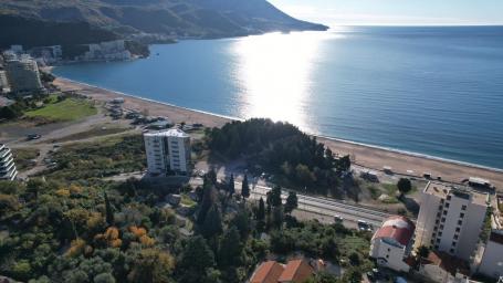 Urbanizovan plac 250m2 sa pogledom na more u Becicima