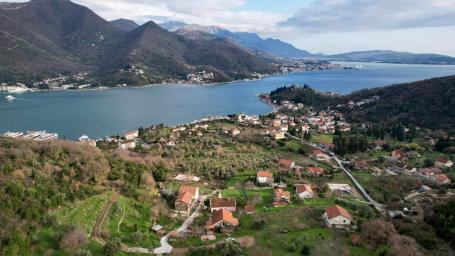 Urbanizovano zemljište sa pogledom na more, 558m², Kamenari, Herceg Novi