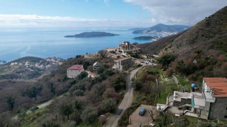 Urbanizovan plac 590m2 sa pogledom na more-Kuljace, Budva