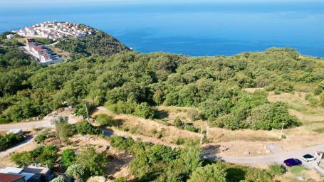 Urbanizovan plac 1900m2 sa panoramskim pogledom na more – Blizikuće, Budva