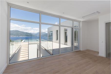 Prodaja luksuzne vile 328 m² sa bazenom i panoramskim pogledom na more –Krašići, Tivat