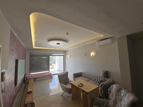 Prodaja luksuzno opremljenog jednosobnog stana 82m2 sa panoramskim pogledom na more i grad-Ulcinj, P
