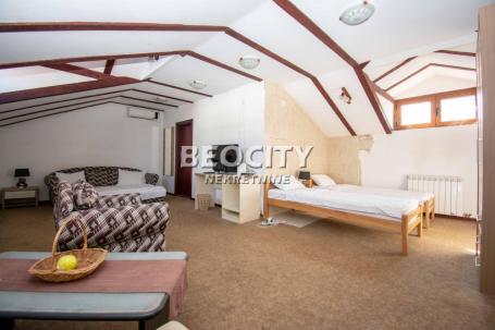 Rakovica, Petlovo brdo, Gočka, 21.0, 1150m2, 980000EUR preporuka agencije