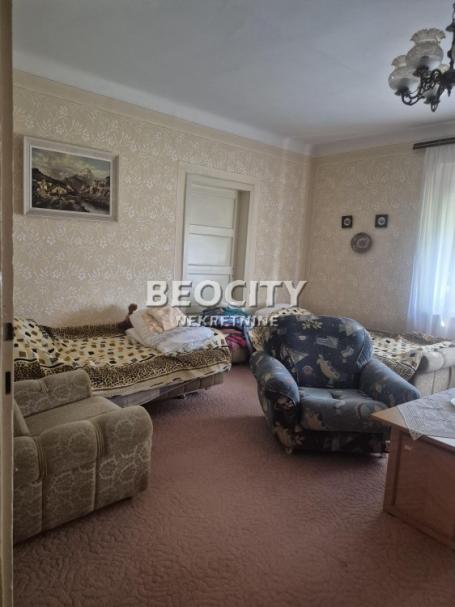 Novi Sad, Đurđevo, Vuka Karadžića, 4.0, 100m2, 60000EUR