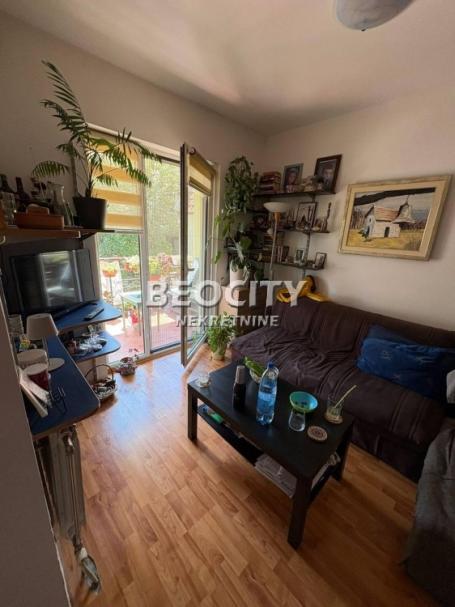 Rakovica, Kneževac, Slavka Rodića, 1.5, 30m2, 82000EUR