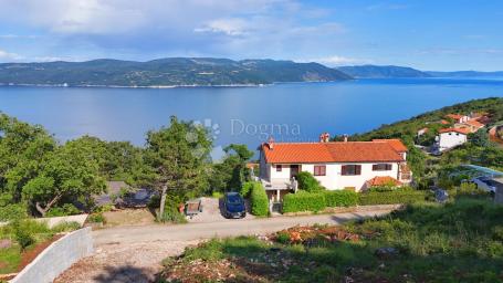 Građevinske parcele s pogledom koji oduzima dah, 843m2