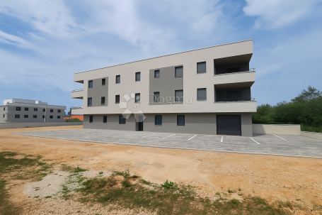 Luxuriöser Neubau 200 m vom Meer, Dachterrasse und Swimmingpool