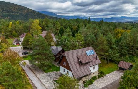 Pet jedinstvenih kuća u Plitvicama opremljenih za turizam
