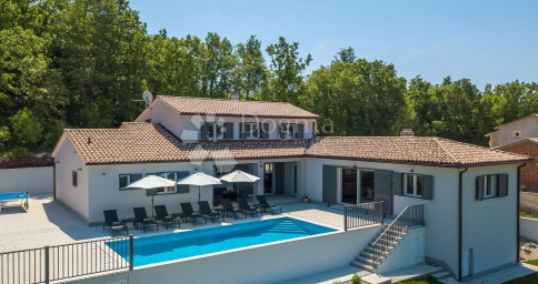 SNIŽENO!!IMPOZANTNA VILLA U BLIZINI LABINA