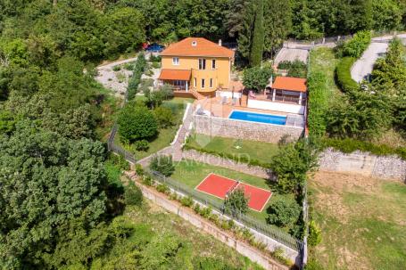 Prekrasna vila s bazenom 
