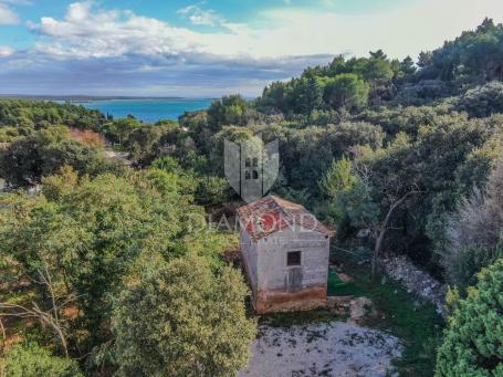 Rovinj, kuća uz more sa velikim potencijalom
