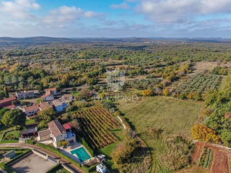 Svetvinčenat, kombinacija zemljišta na savršenoj poziciji