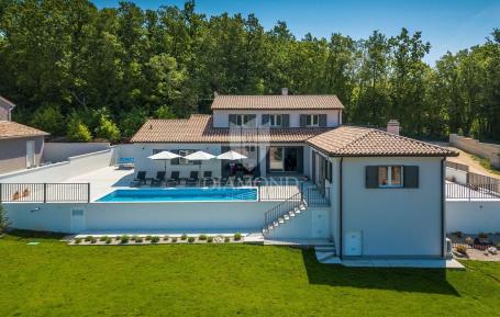 Exklusive Villa in Mikrolage in der Nähe der Stadt Labin