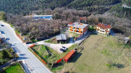 Labin, okolica grada, rohbau zgrada sa velikim zemljištem