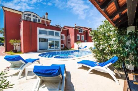 Pula, großes Haus mit Swimmingpool, Fitnessraum und Garage