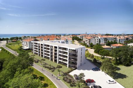 Prilika! Umag, stan u izgradnji sa liftom 400 m do mora!