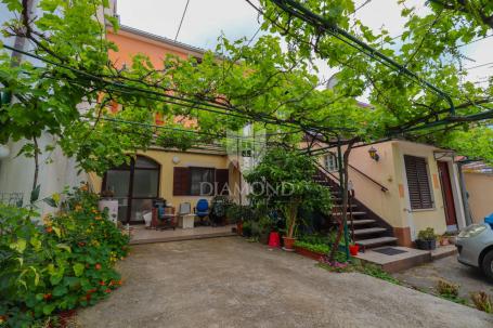 Rovinj, Haus mit fünf Einheiten nahe dem strengen Stadtzentrum