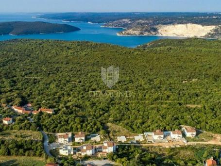 Labin, okolica, zemljište s građevinskom dozvolim i pogled more 