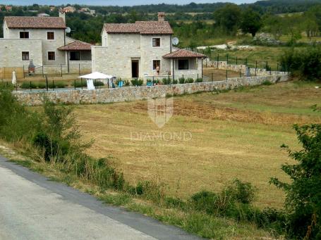 Odlično zemljište nedaleko Kanfanara