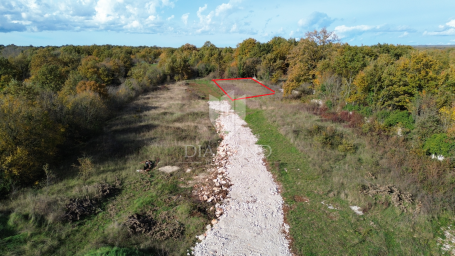 Svetvinčenat, odlično zemljište na mirnoj lokaciji 