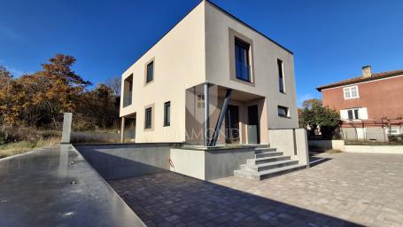 Labin, novogradnja, odlična dvojna kuća u centru grada