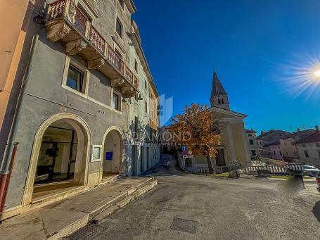 Istra, Buje, poslovni prostor u centru grada !