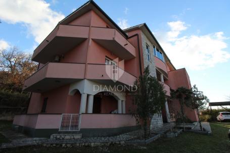 Labin, etaža kuće s 3 stana
