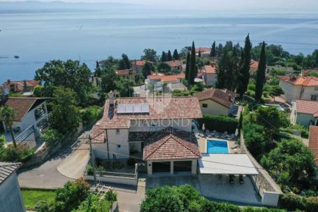 Ika, Villa sa bazenom pogled more