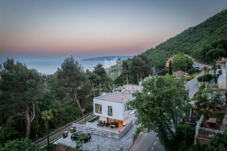 Mošćenička Draga, moderna Villa sa bazenom blizu plaže