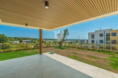 Novigrad, new apartment 94 m2 on the ground floor with a private garden of 148 m2!