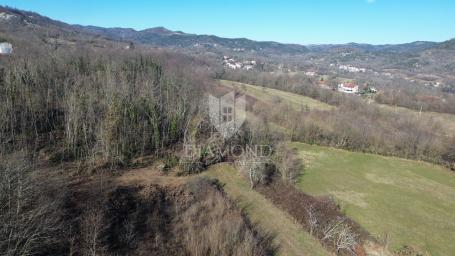 Pićan, spacious building land with open views
