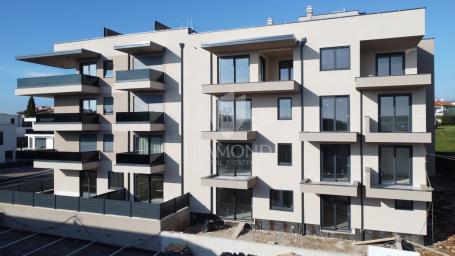 Poreč, okolica, atraktivan PENTHOUSE sa pogledom na more!