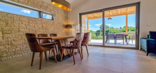 Motovun, čarobna villa  158 m2 sa pogledom na Motovun!