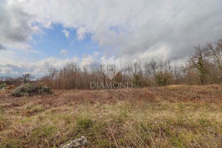 Žminj, Umgebung, Grundstück am Rande der Bauzone