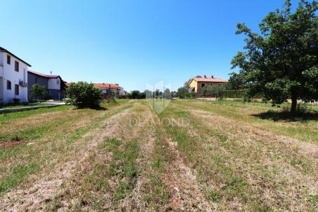 Poreč - Investicijska prilika! Građevinsko zemljište u centru naselja