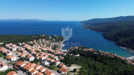 RABAC, GRAĐEVINSKO ZEMLJIŠTE SA PANORAMSKIM POGLEDOM NA MORE