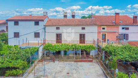 Novigrad, Haus zur Anpassung in ruhiger Lage!