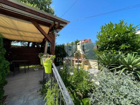 KRK-MALINSKA, APARTMAN BLIZU MORA S TERASOM
