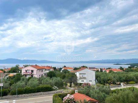 KRK-MALINSKA, APARTMAN S POGLEDOM NA MORE