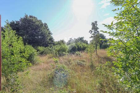 Kanfanar, okolica, građevinsko i poljoprivredno zemljište