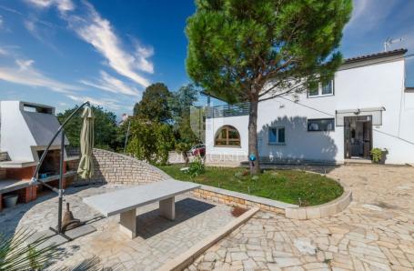 Poreč, Umgebung, geräumiges Haus in begehrter Lage
