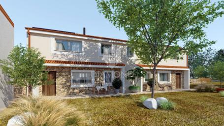 Istra, Labin, Kršan kamena kuća za renovaciju sa ishodovanom dozvolom 