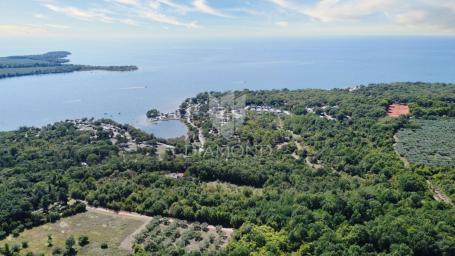Umgebung von Poreč, attraktives Grundstück für touristische Nutzung T2